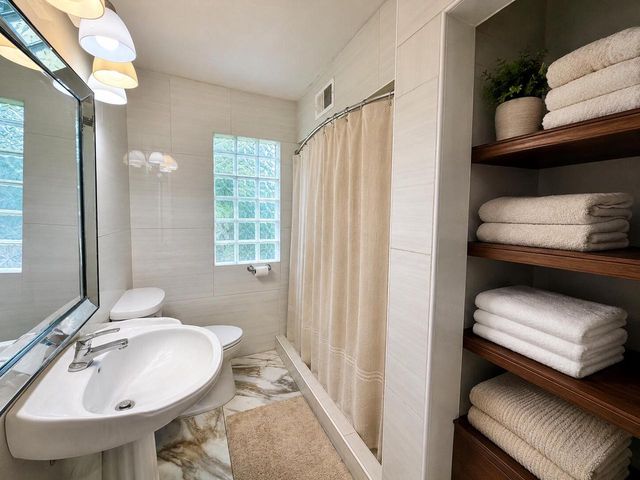 214 S 65th STREET, Milwaukee, WI 53214