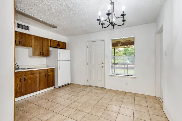 520 Lake Crest Parkway, Azle, TX 76020