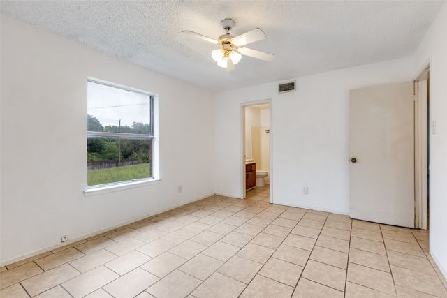 520 Lake Crest Parkway, Azle, TX 76020