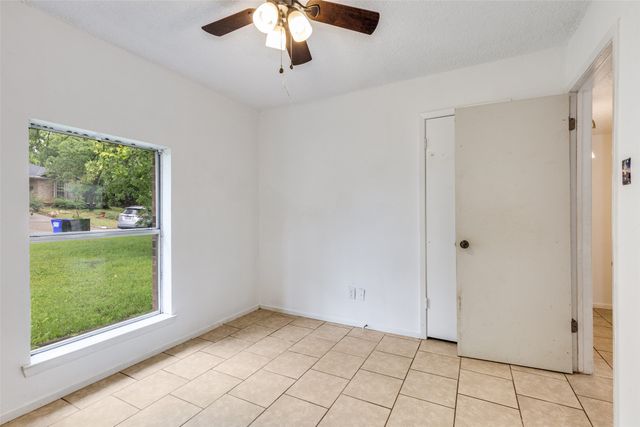 520 Lake Crest Parkway, Azle, TX 76020