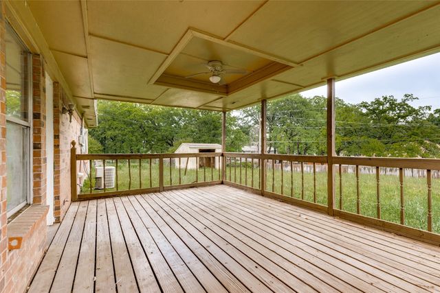 520 Lake Crest Parkway, Azle, TX 76020