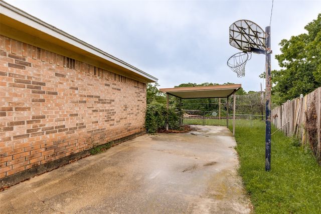 520 Lake Crest Parkway, Azle, TX 76020