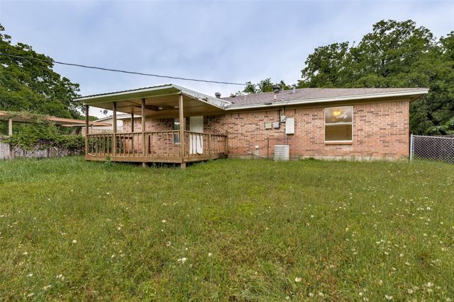 520 Lake Crest Parkway, Azle, TX 76020