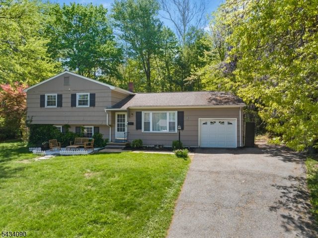 28 Ethan Dr, New Providence Boro, NJ 07974