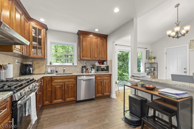 28 Ethan Dr, New Providence Boro, NJ 07974