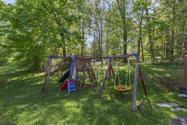 28 Ethan Dr, New Providence Boro, NJ 07974