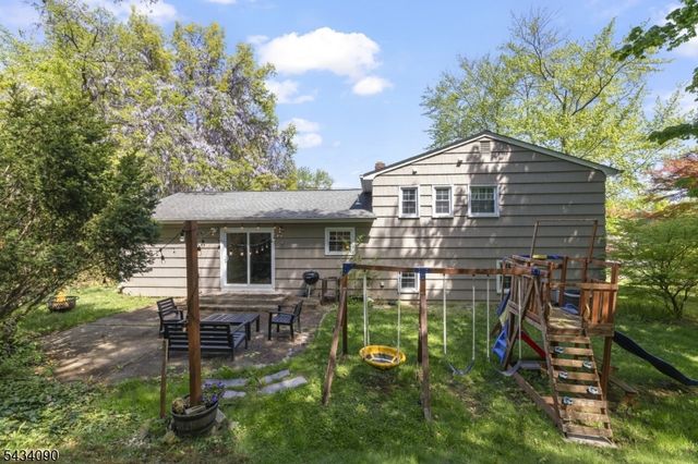 28 Ethan Dr, New Providence Boro, NJ 07974