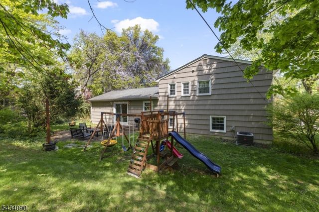 28 Ethan Dr, New Providence Boro, NJ 07974