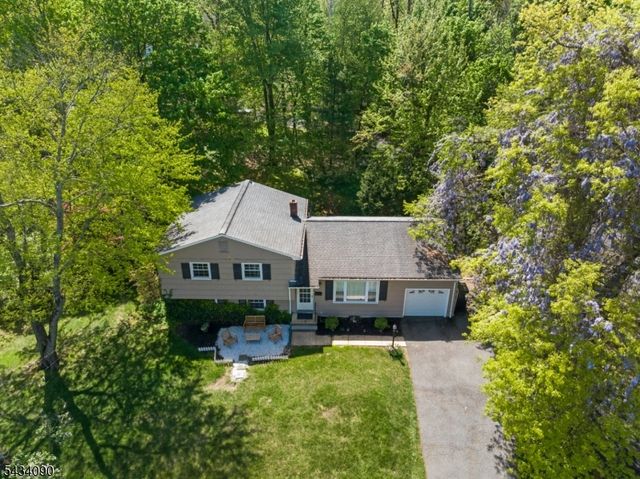 28 Ethan Dr, New Providence Boro, NJ 07974