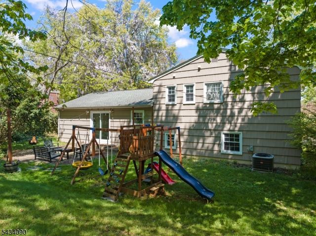 28 Ethan Dr, New Providence Boro, NJ 07974