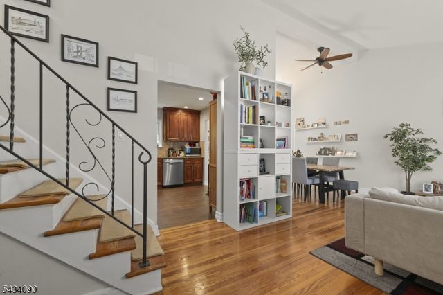 28 Ethan Dr, New Providence Boro, NJ 07974