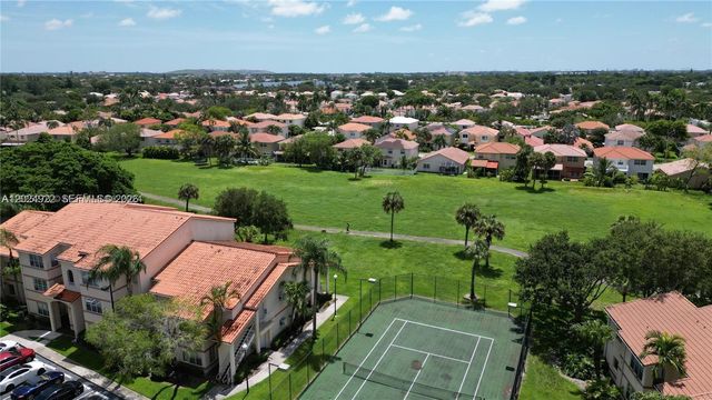 3420 N Pinewalk Dr N 717, Margate, FL 33063
