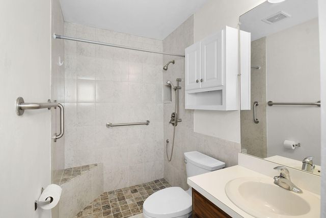 31 Lake Vista Trl Apt 104, Port St Lucie, FL 34952