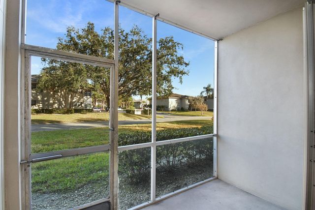 31 Lake Vista Trl Apt 104, Port St Lucie, FL 34952