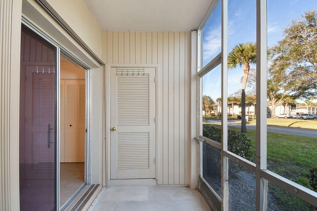 31 Lake Vista Trl Apt 104, Port St Lucie, FL 34952