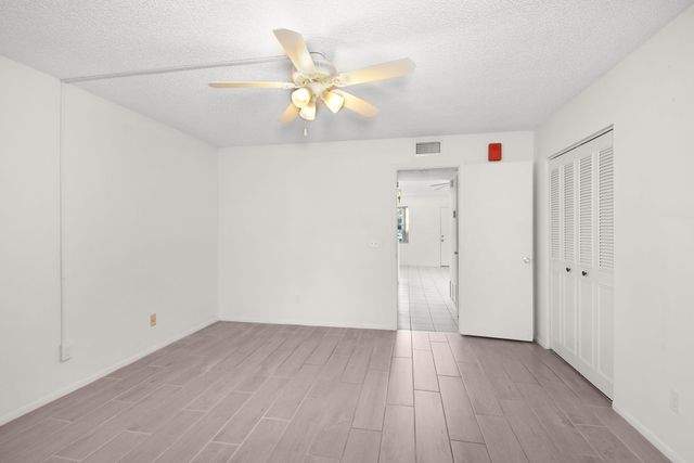 31 Lake Vista Trl Apt 104, Port St Lucie, FL 34952