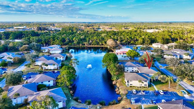 31 Lake Vista Trl Apt 104, Port St Lucie, FL 34952