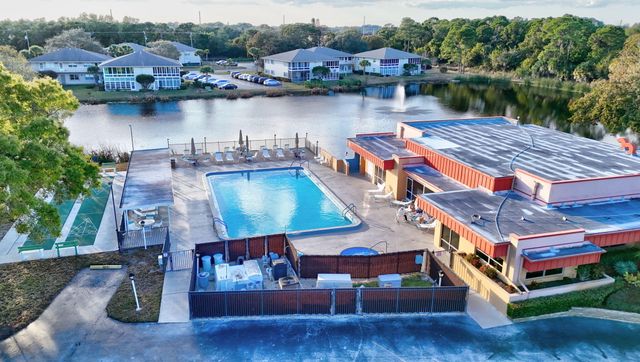 31 Lake Vista Trl Apt 104, Port St Lucie, FL 34952