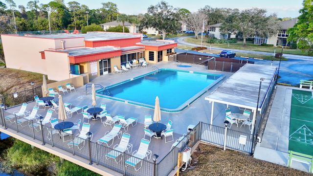 31 Lake Vista Trl Apt 104, Port St Lucie, FL 34952