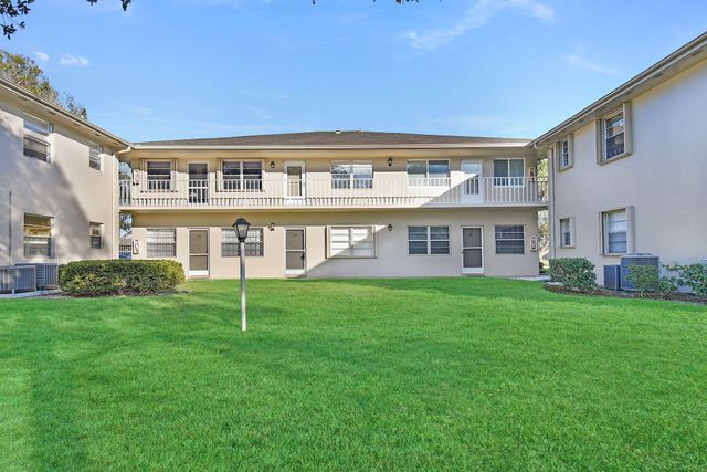31 Lake Vista Trl Apt 104, Port St Lucie, FL 34952