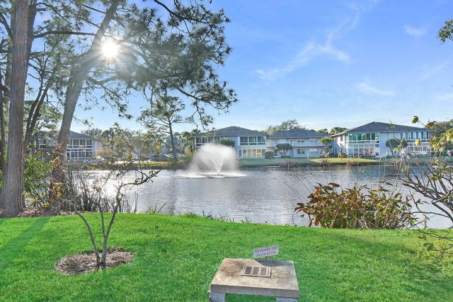 31 Lake Vista Trl Apt 104, Port St Lucie, FL 34952