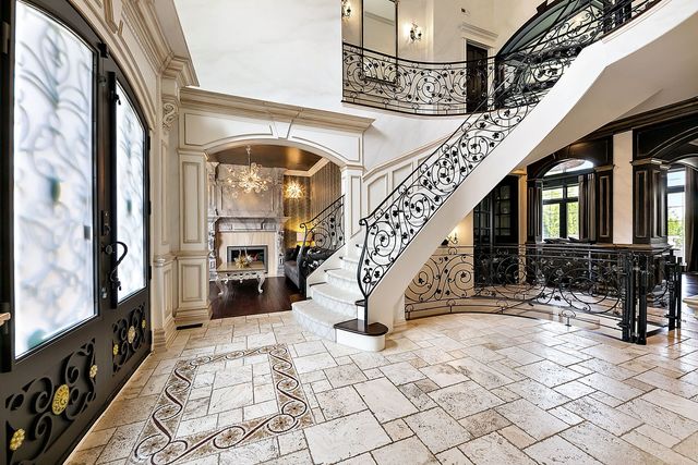 8611 Crest Court, Burr Ridge, IL 60527