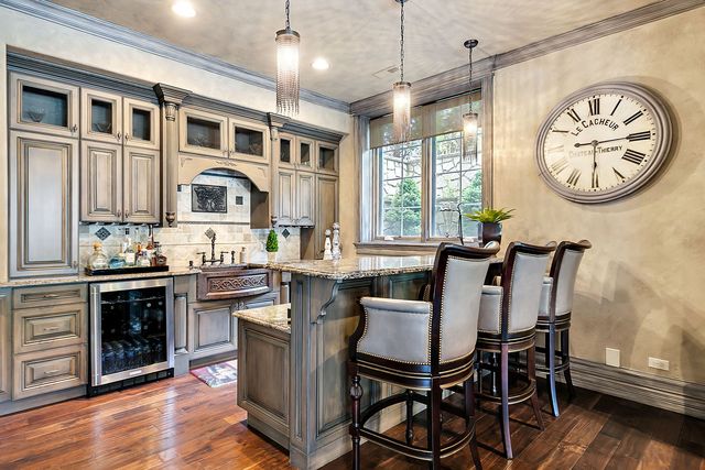 8611 Crest Court, Burr Ridge, IL 60527