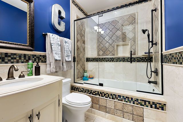 8611 Crest Court, Burr Ridge, IL 60527