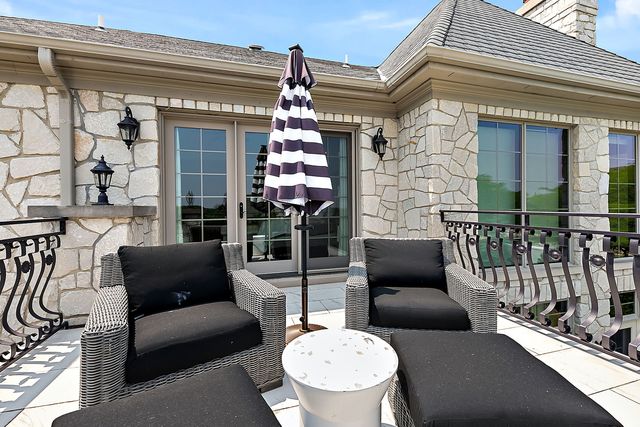 8611 Crest Court, Burr Ridge, IL 60527