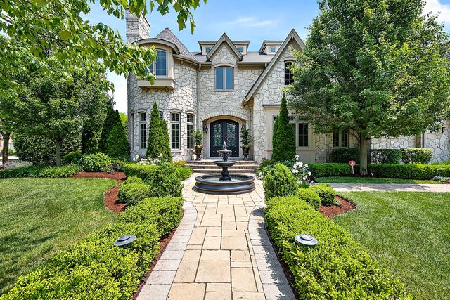 8611 Crest Court, Burr Ridge, IL 60527