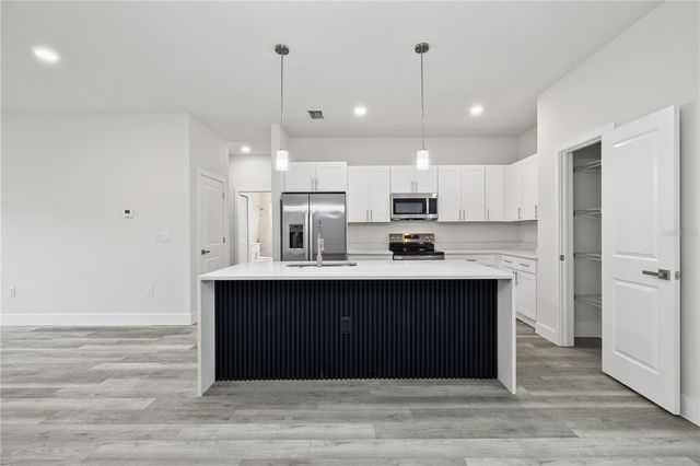 16497 SW 31ST STREET, Ocala, FL 34481