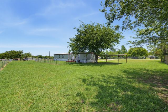 7305 Walden Drive, Joshua, TX 76058