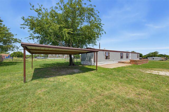 7305 Walden Drive, Joshua, TX 76058