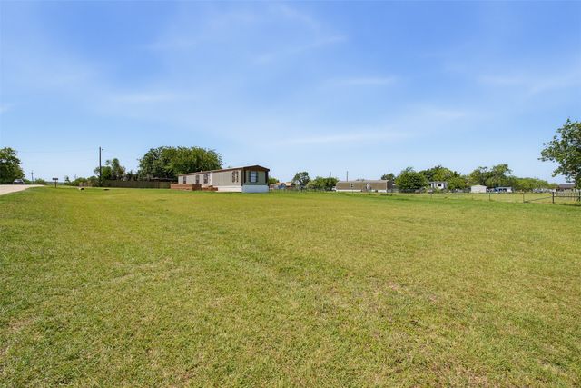 7305 Walden Drive, Joshua, TX 76058