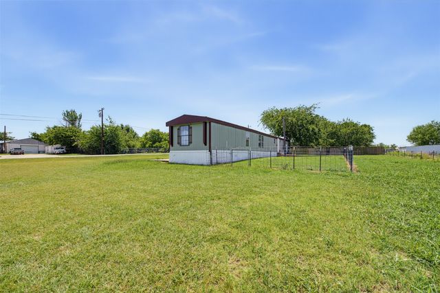 7305 Walden Drive, Joshua, TX 76058