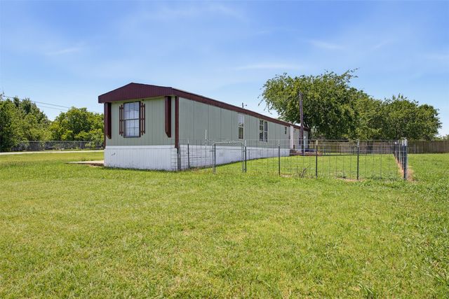 7305 Walden Drive, Joshua, TX 76058
