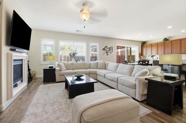 868 N San Remo Ln, Mountain House, CA 95391