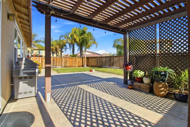 868 N San Remo Ln, Mountain House, CA 95391