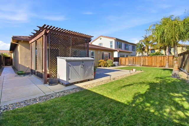 868 N San Remo Ln, Mountain House, CA 95391