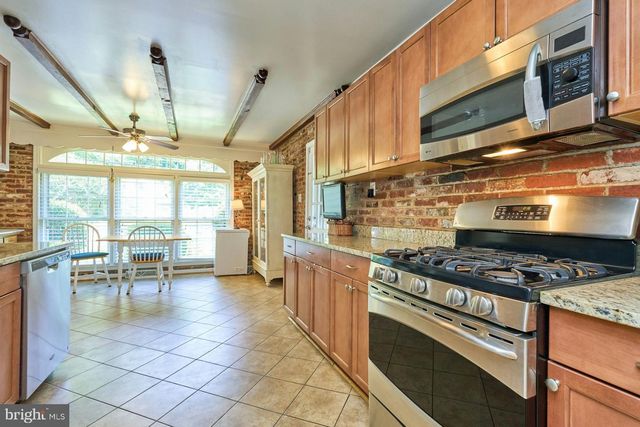 4118 WHISPERING LN, Annandale, VA 22003