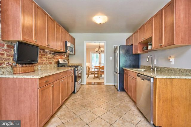4118 WHISPERING LN, Annandale, VA 22003