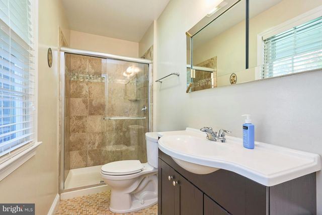 4118 WHISPERING LN, Annandale, VA 22003