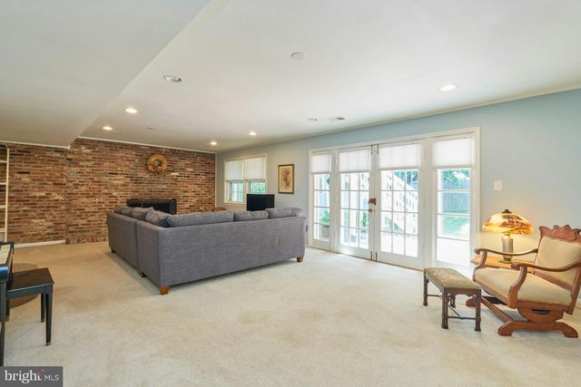 4118 WHISPERING LN, Annandale, VA 22003