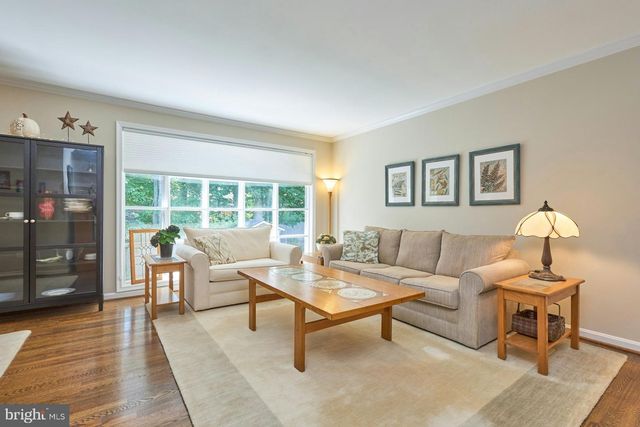 4118 WHISPERING LN, Annandale, VA 22003