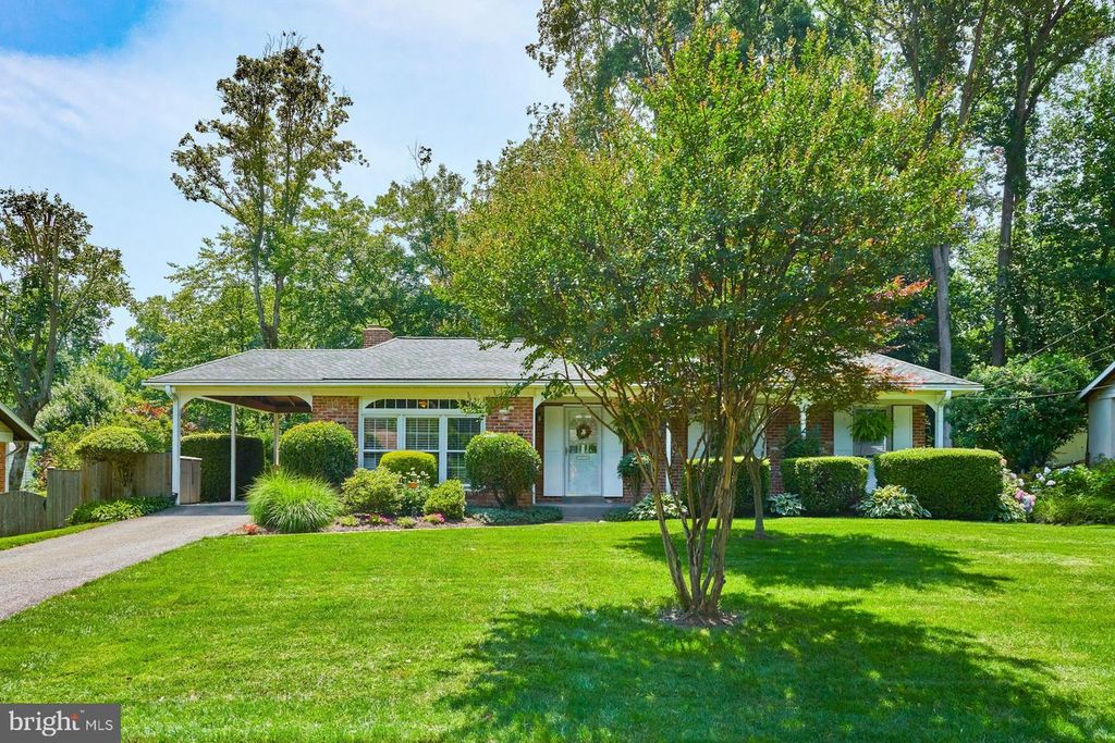 4118 WHISPERING LN, Annandale, VA 22003