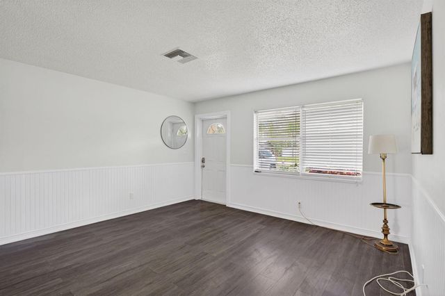 1934 Flamingo Drive, North Fort Myers, FL 33917