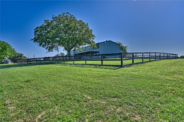 126 South Berlin Road, Brenham, TX 77833