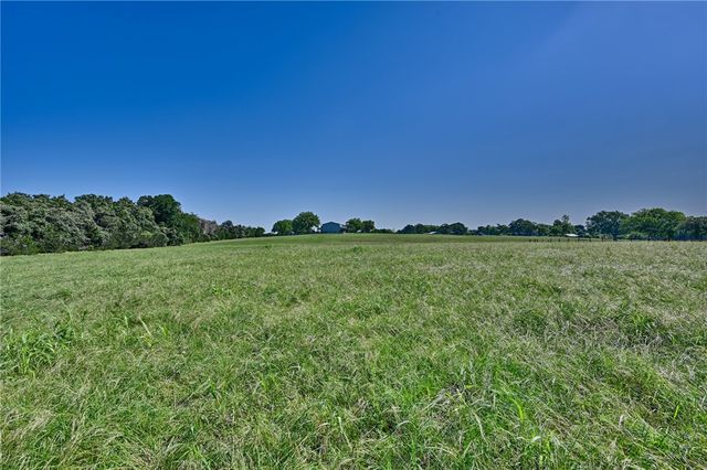 126 South Berlin Road, Brenham, TX 77833