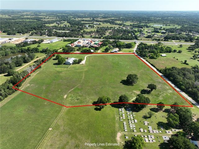 126 South Berlin Road, Brenham, TX 77833