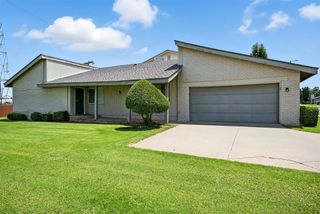 5832 Hefner Village Court, Oklahoma City, OK 73162